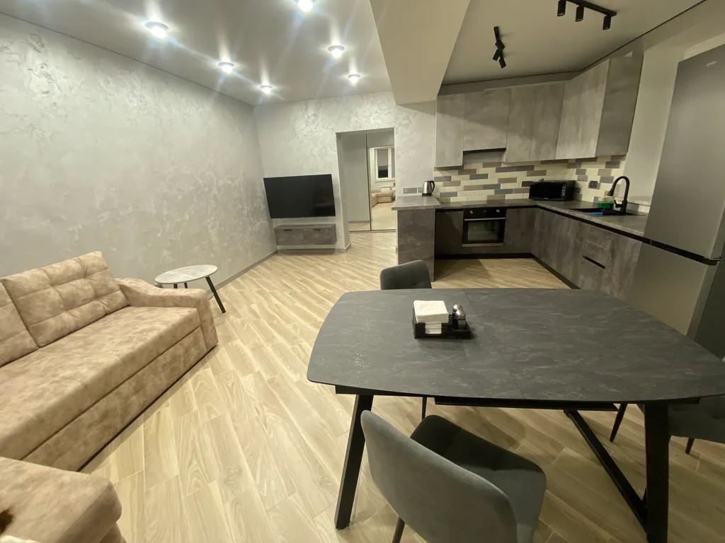 Уютная двухкомнатная квартира с красивым видом на горы