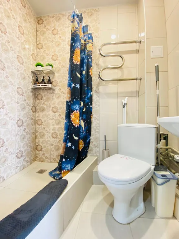 Студия с видом на город