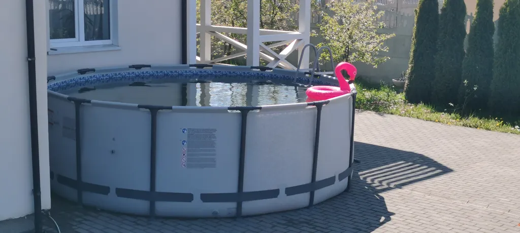 Дом с бассейном и баней