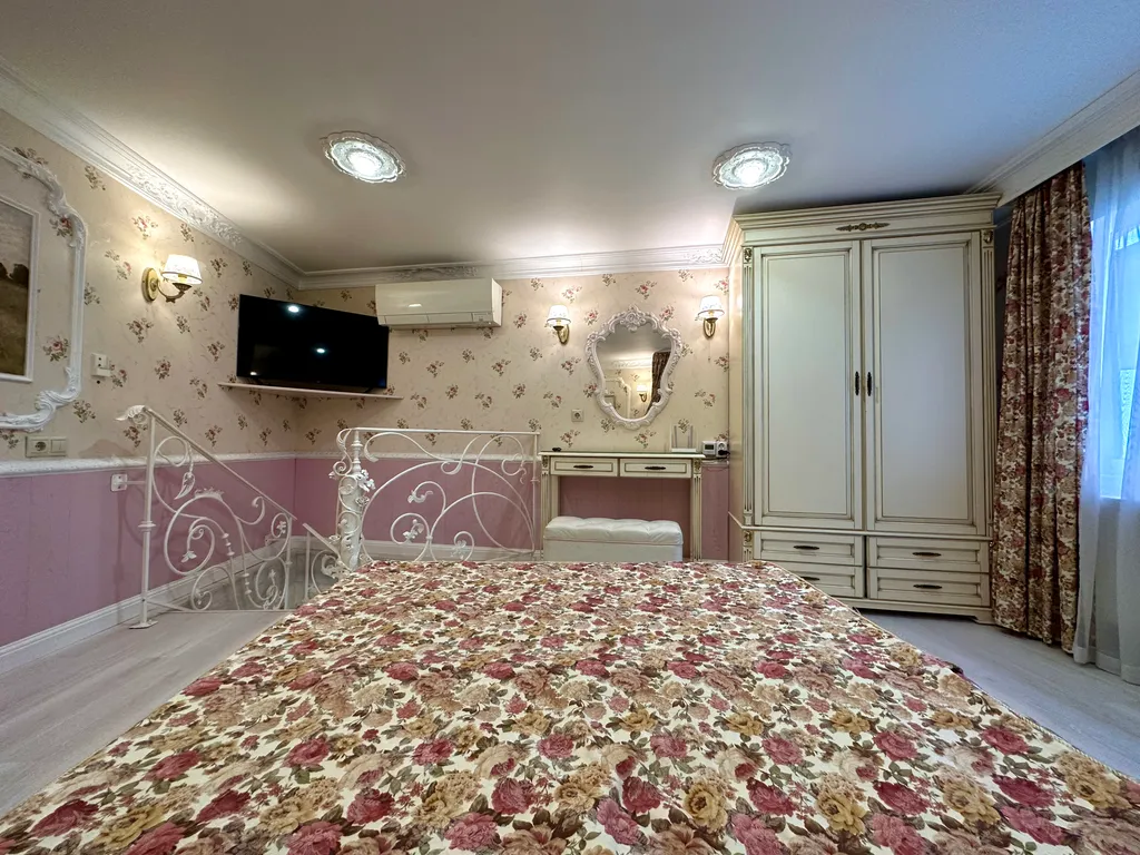 Квартира Уютная двухуровневая квартира в центре, море - 600 метров — Сочи