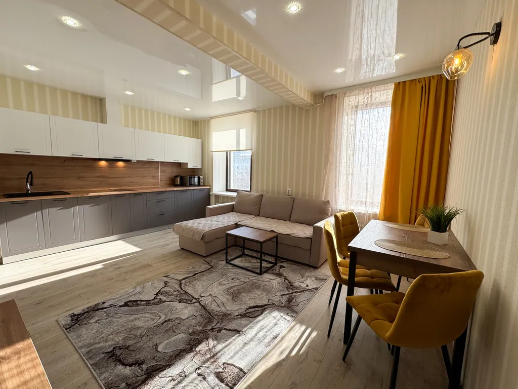 Стильная квартира в центре Мурманска на ул. Октябрьской, 3