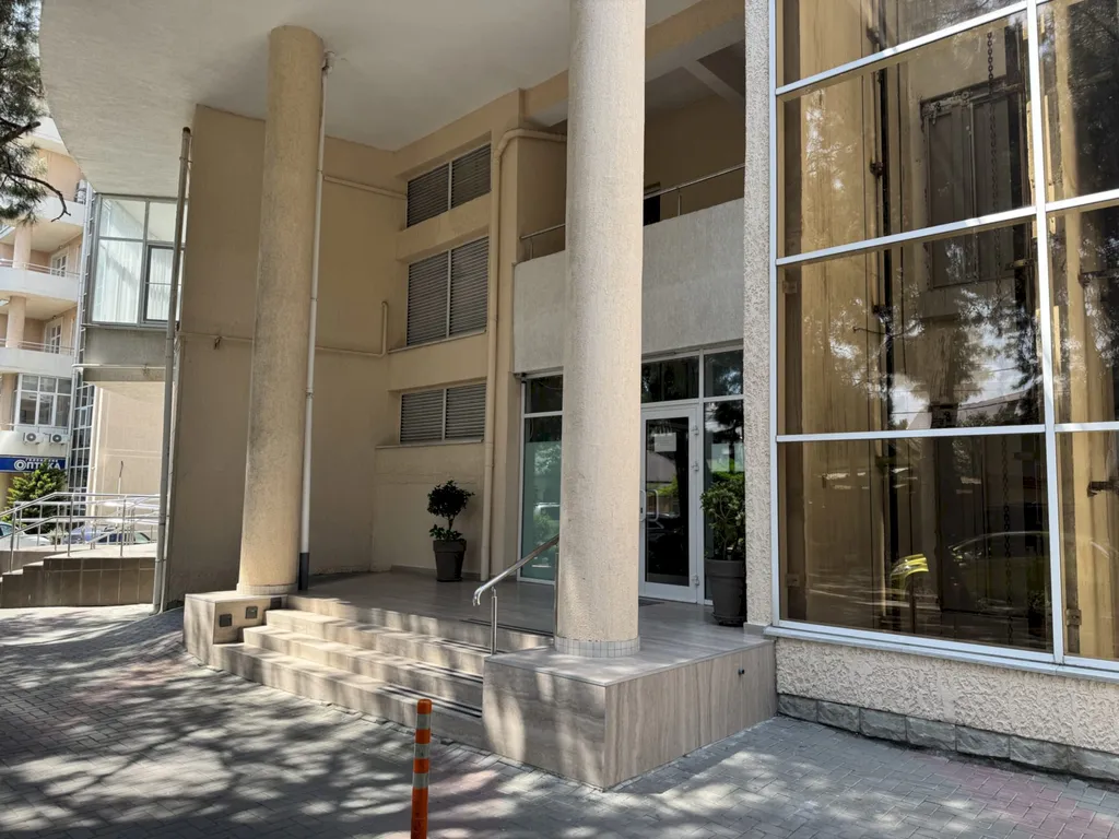 Первая береговая с видом на море и террасой – Толстый мыс