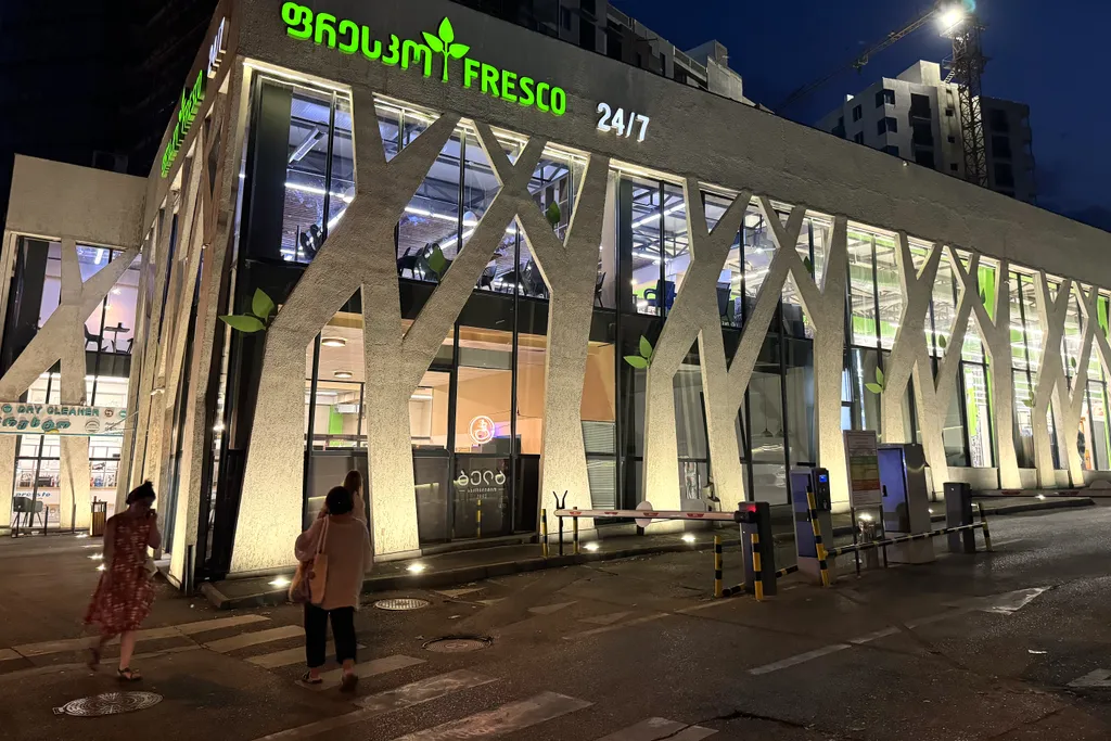 Уютно и стильно в центре города, близко к старому Тбилиси