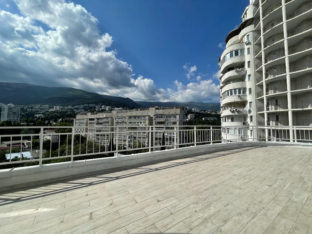 3х комнатная квартира в центре Ялты