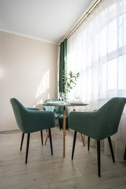 Студия с озером в вашем окне