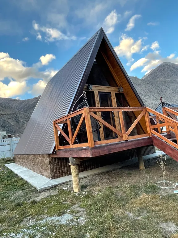 Уютный домик с видом на горы