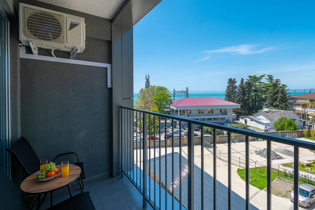 Студия у пляжа с видом на море