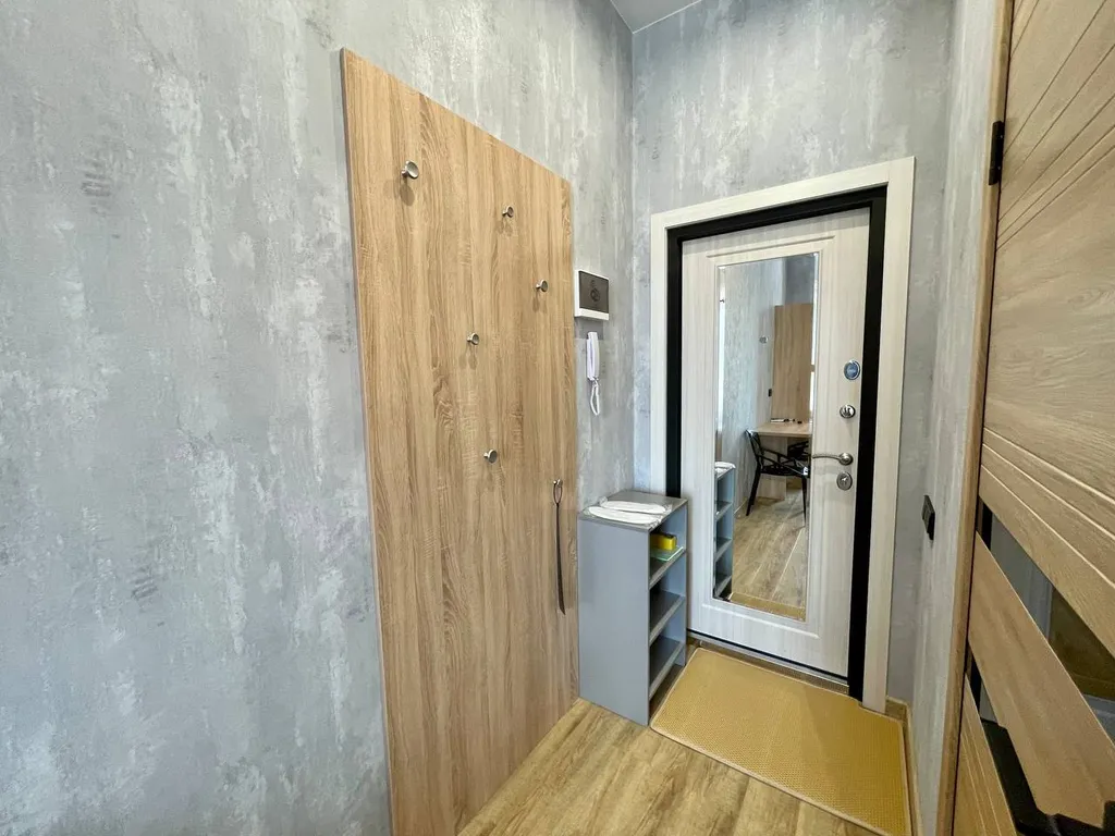 "В Гости!" на Запорожской 69  (1к студия №7 рядом с БЦ "Сити")