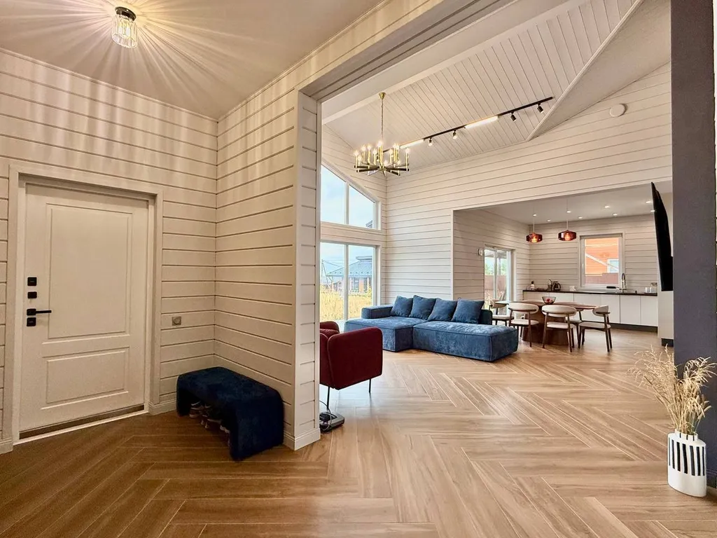 Загородный дом с большой террасой, кострищем и финской сауной