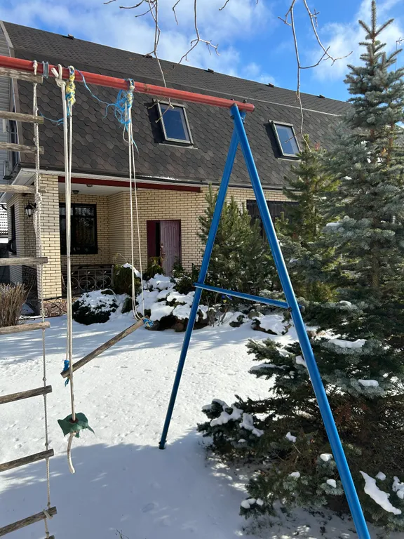 Дом с сауной и бассейном