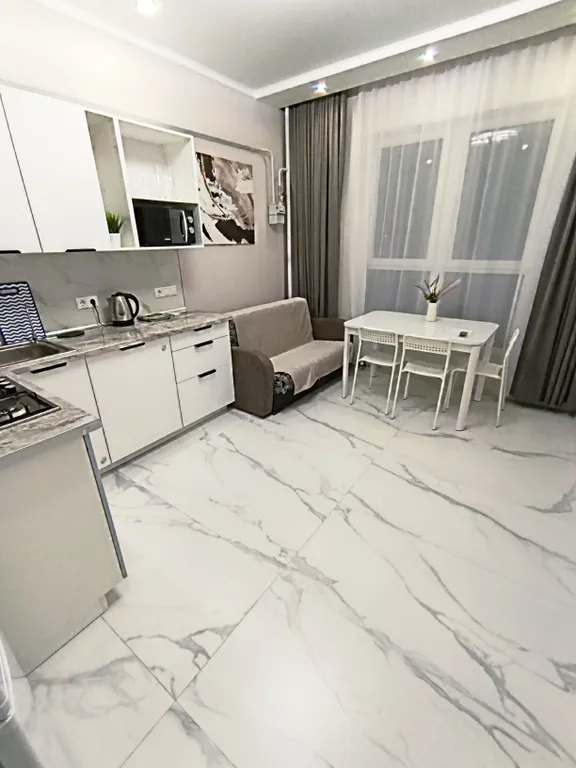 Новая евро-двушка с панорамным видом на море и пляж перед домом