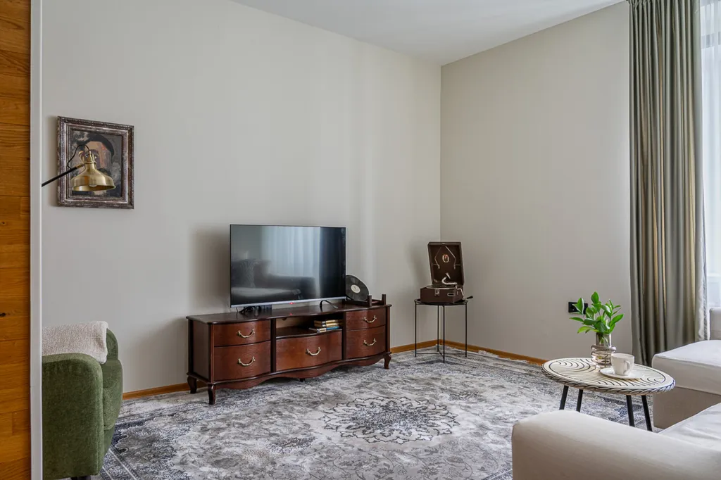 Квартира Просторная квартира бизнес-класса с винтажным интерьером в центре — Екатеринбург