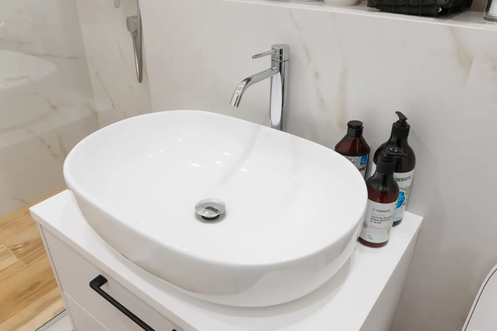 Новая дизайнерская квартира с видом на пруд