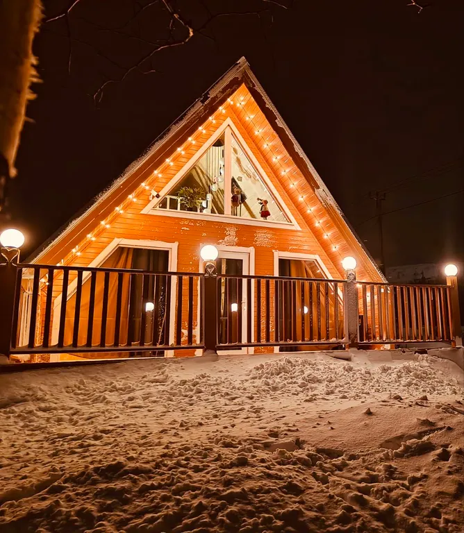 Домик а-фрейм на участке 10 соток