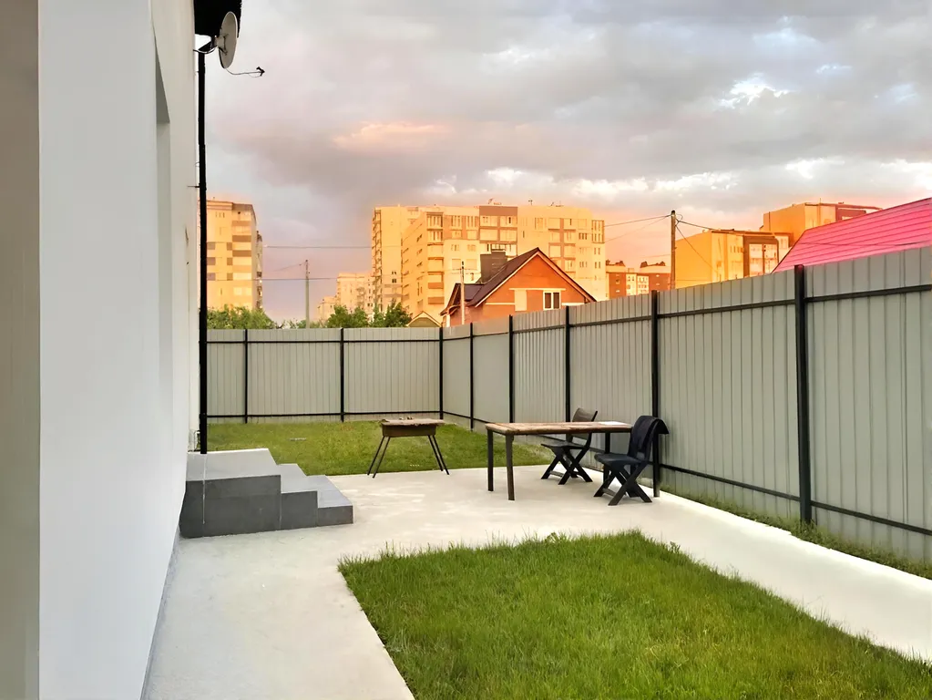 Коттедж Таунхаус 120м2 с парковкой, 4 спальных комнаты, SPAR на Аксакова 125 — аренда посуточно в Калининград