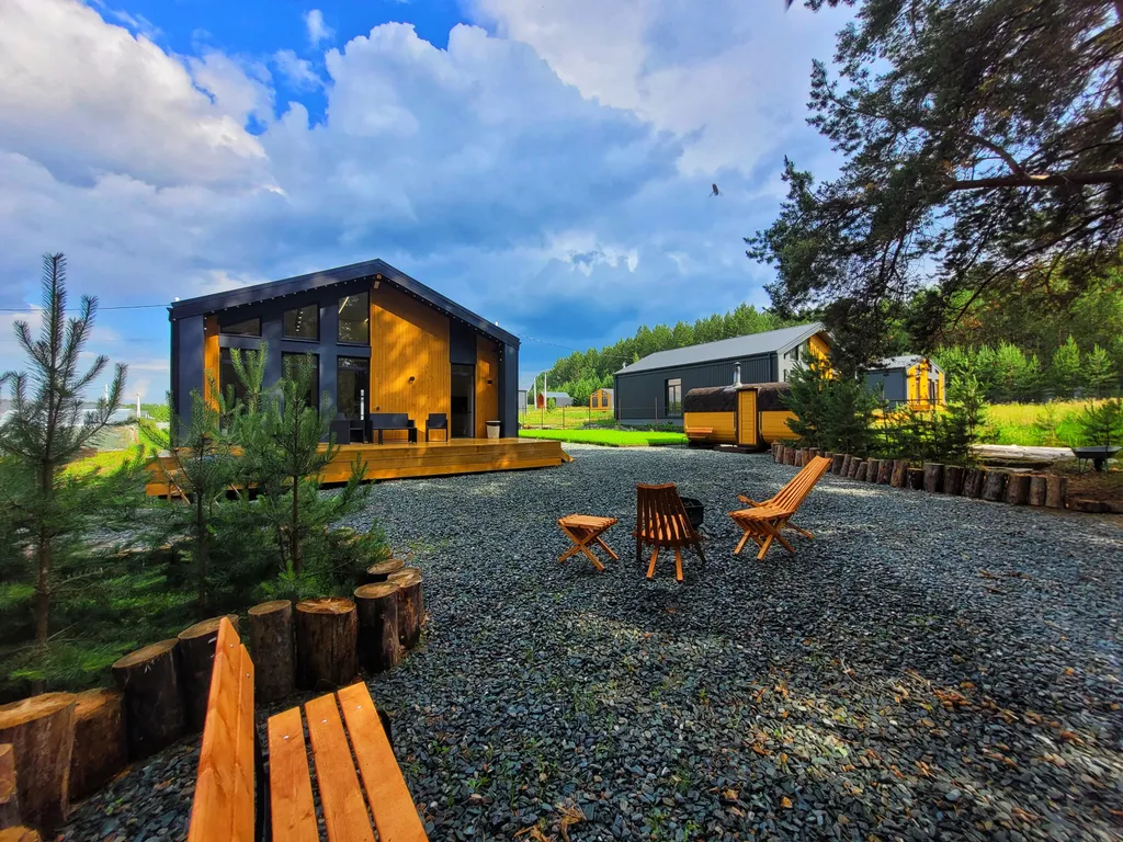 Дом в сосновом лесу