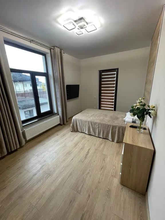 Современный коттедж рядом с заливом