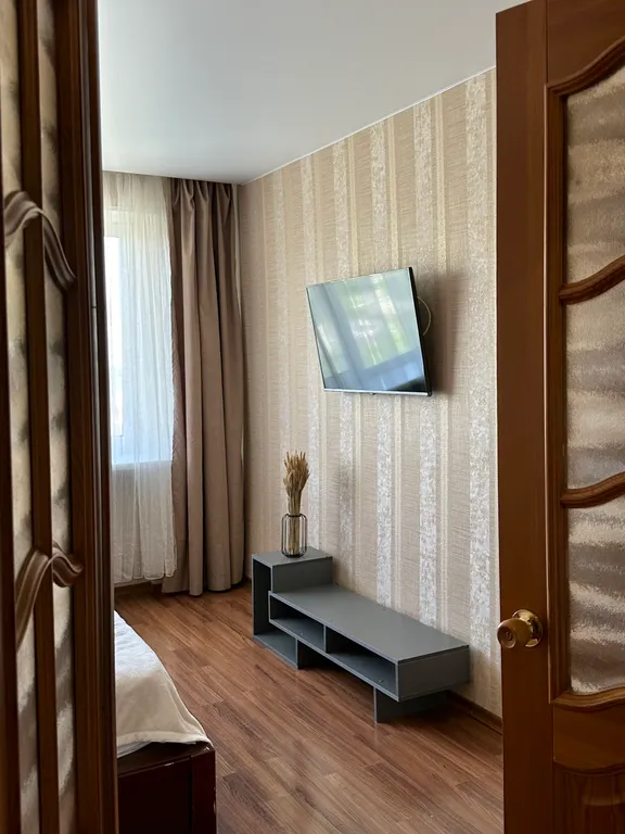 Уютная двухкомнатная на Заре с двумя кроватями