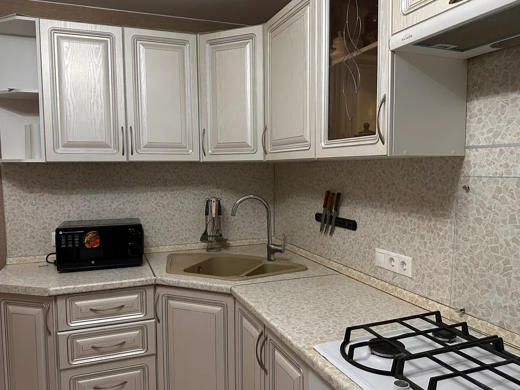 Семейная трёхкомнатная квартира с видом на Вознесенский храм