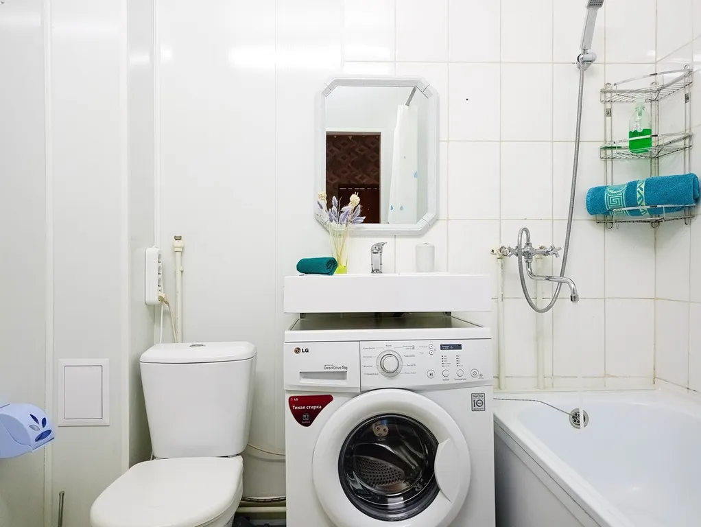 Квартира рядом с БАМиЖТ, Светофор и ЖД больницей