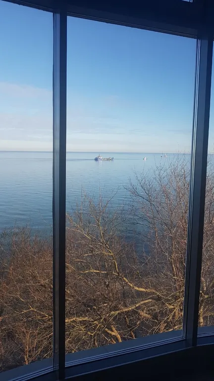 Апартамент с потрясающим видом, шумом и запахом моря