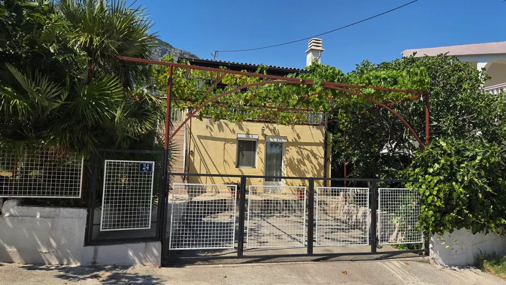 MonteBar1 часть дома с отдельным входом