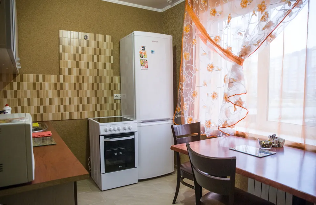 Рядом ТРЦ Аэропарк Дворец Единоборств