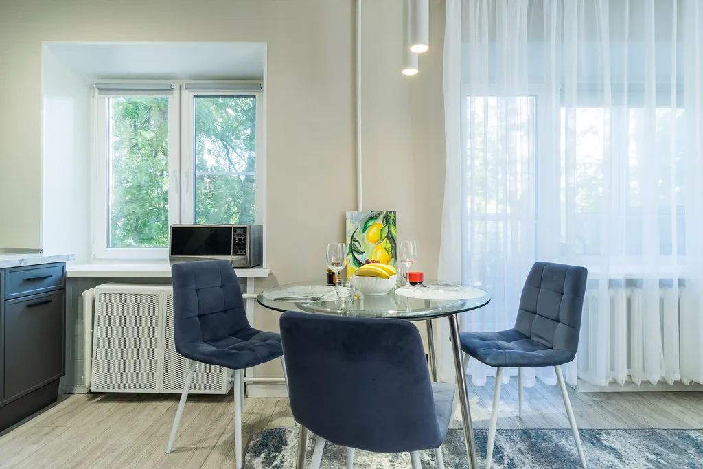 Уютная и светлая студия рядом с центром-идеально для отдыха и работы.