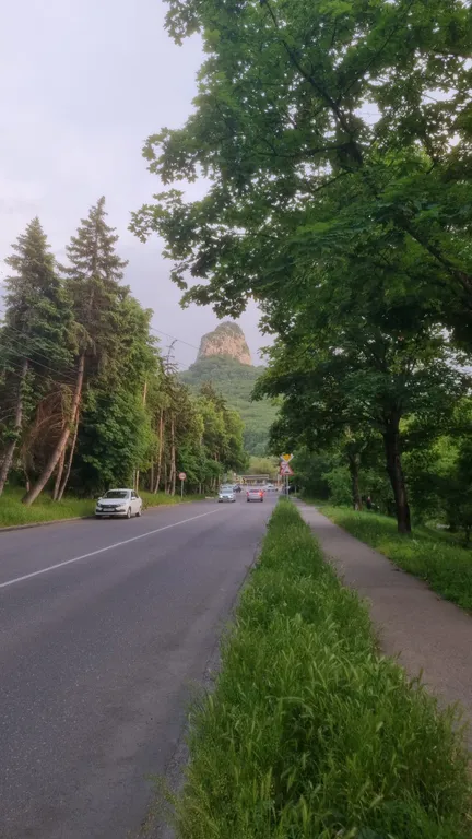 Уютный домик возле Аллеи Любви