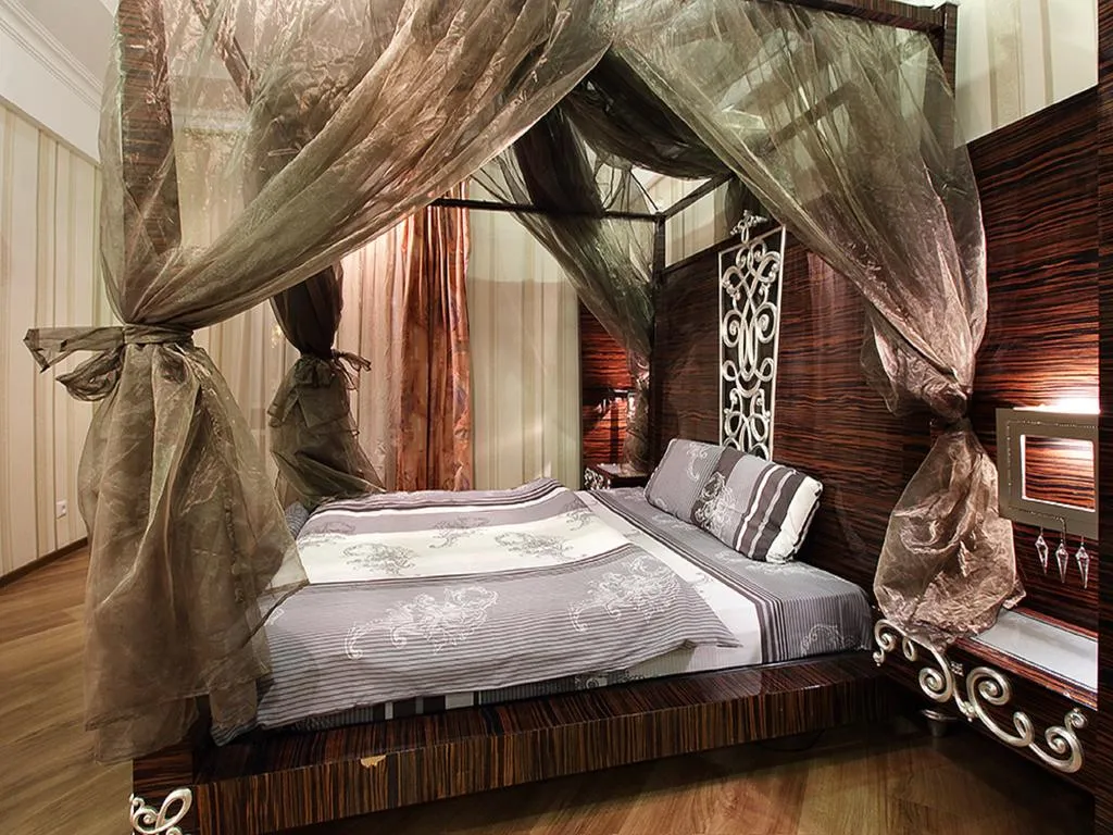 Центр, трёхкомнатные апартаменты у жд вокзала