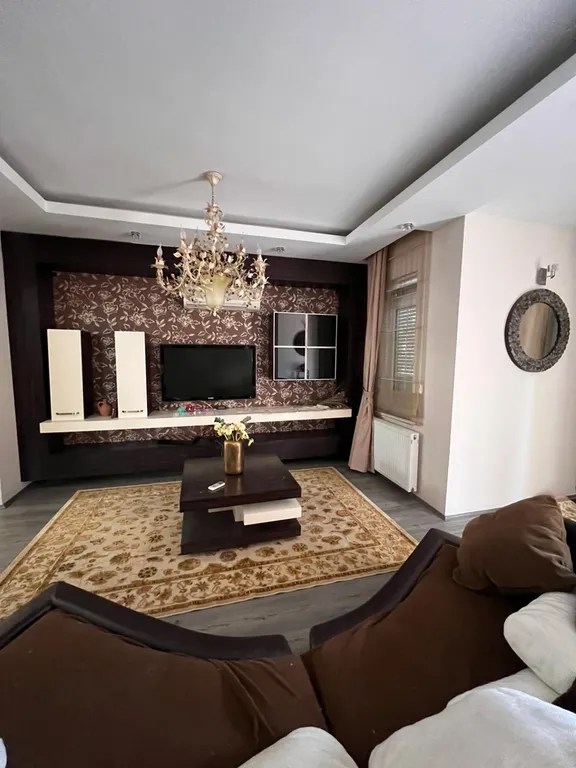 Шикарная вилла с садом и с бассейном в Кемере