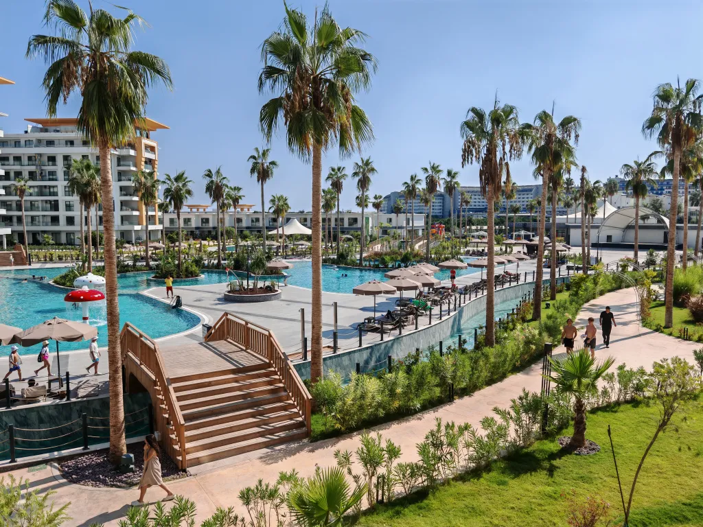 Квартира 2+1 XL в Azura World c видом на бассейн и аквапарком