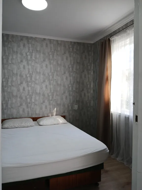 Дoмик с зеленым садом