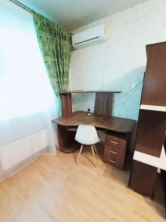 Большaя квартиpа с двумя балконами