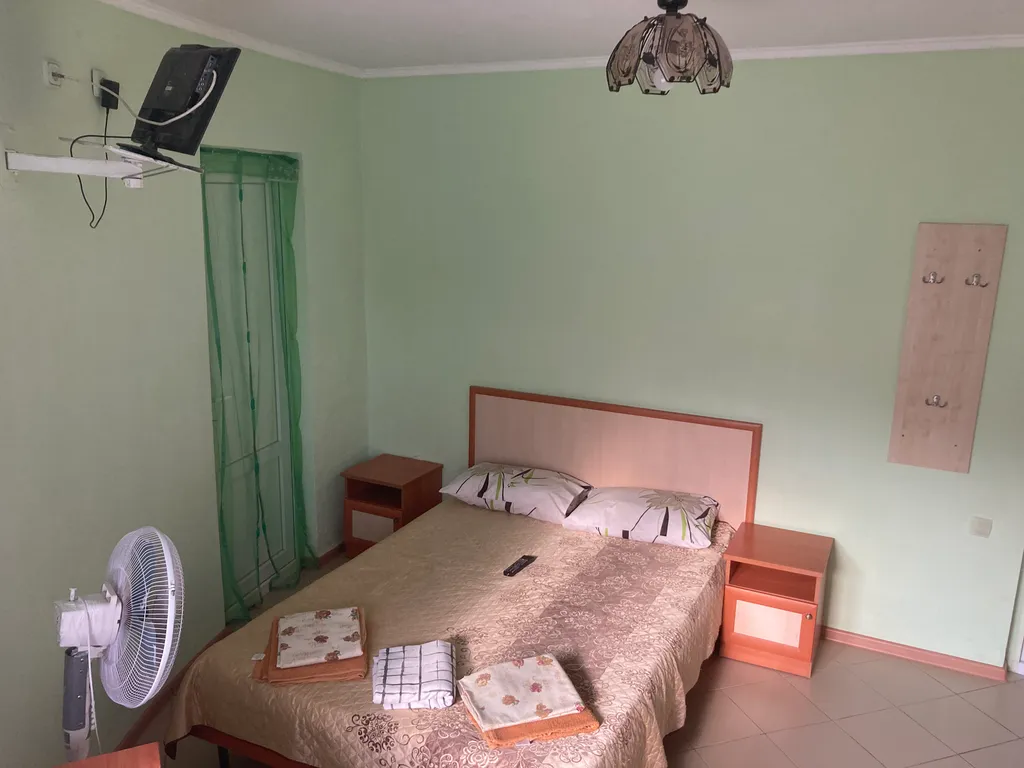 Четырехместный номер с балконом, кондиционером, 2 этаж.