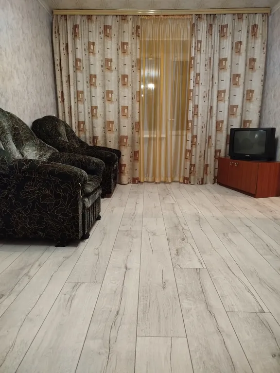 Уютная квартира рядом с городским озером и парком — аренда посуточно в Зеленодольск