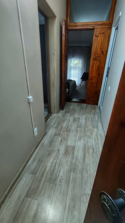 Двухкомнатной номер с удобствами, балконом и большим двором