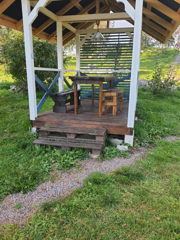 Уединенный хутор, скрытый от посторонних глаз