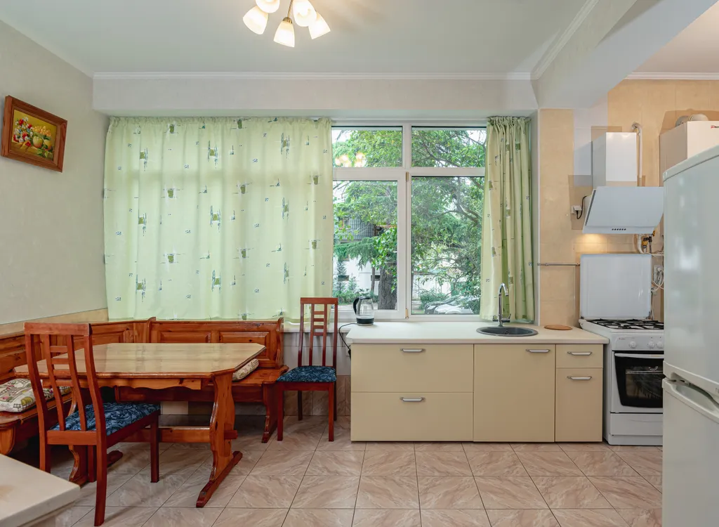 Уютная квартира в центре города со своим двориком