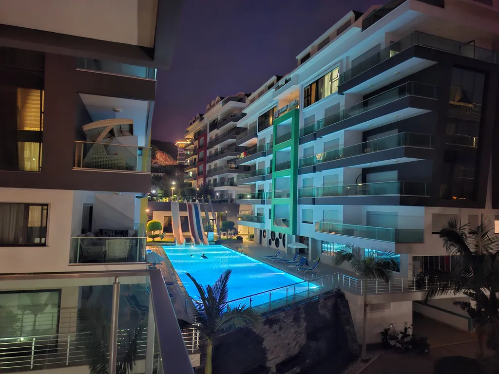 Семейные апартаменты Konak homes в тихой локации c собственным пляжем