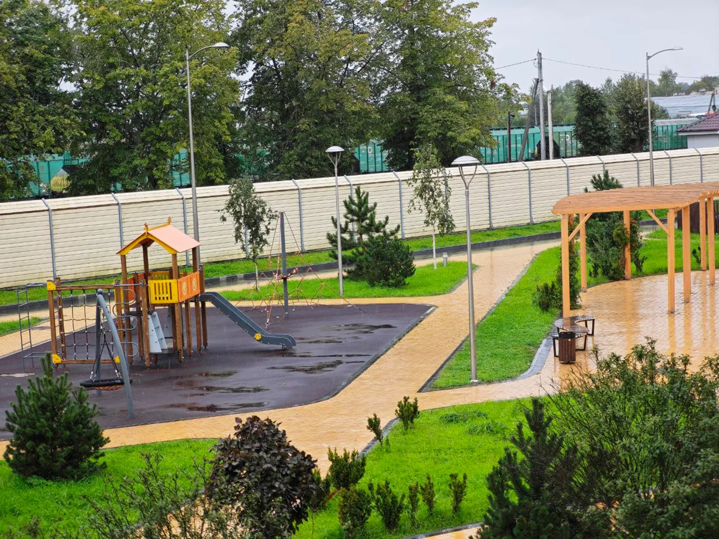 Вид из спальной комнаты 