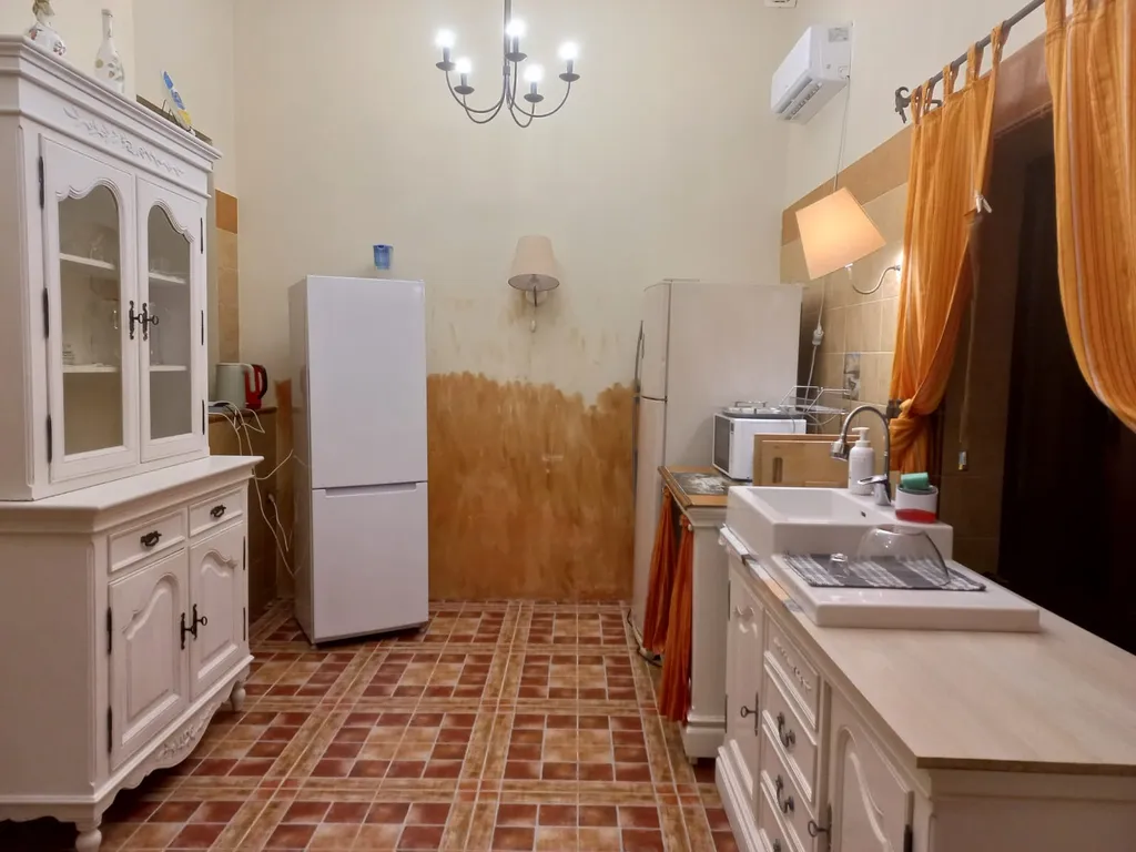 Дом-замок на море