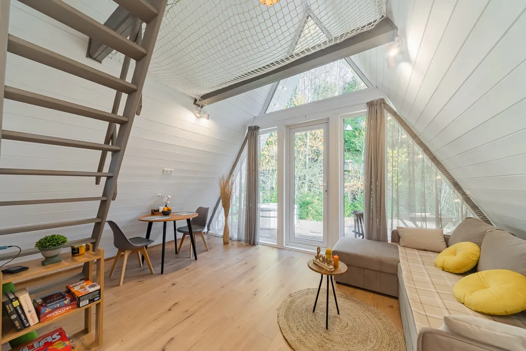 А-фрейм в сказочном зимнем лесу