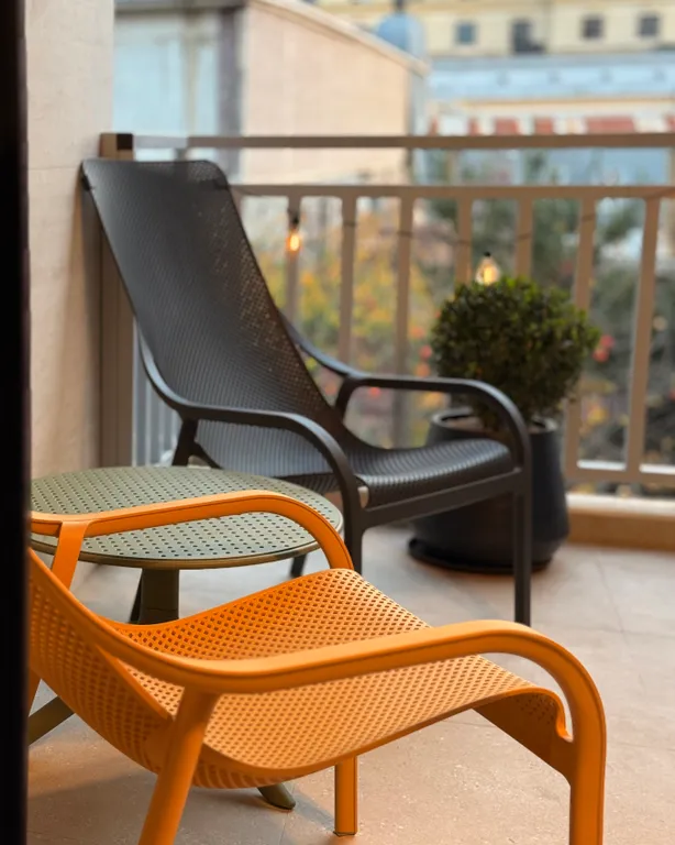 Persimmon, europe square - historic city center