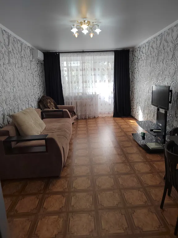 Уютная двухкомнатная квартира с новым ремонтом в самом центре города