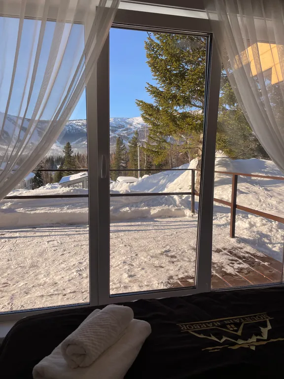 Новый гостевой дом Mountain harbor с видом на горы