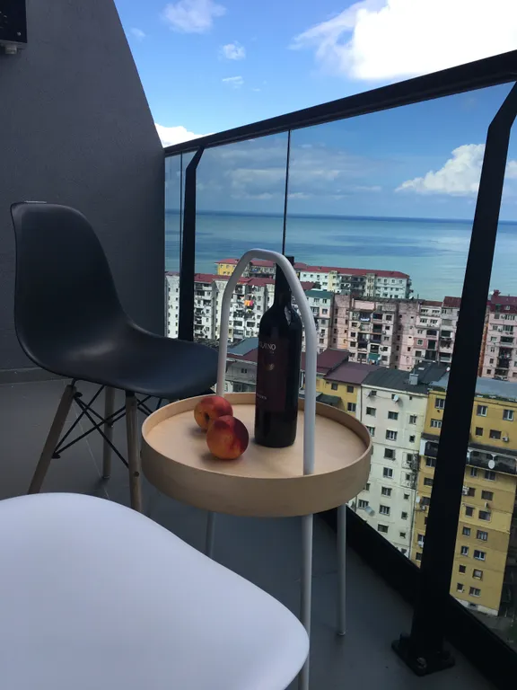 2-комнатная квартира с шикарным видом на море и горы, 3 минуты пешком море — аренда посуточно в Батуми