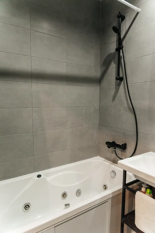 Стильная квартира с джакузи на 25 этаже