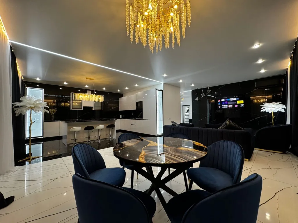 Дом с баней и теплым бассейном