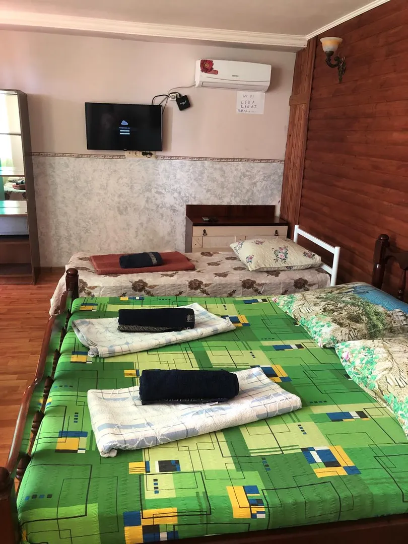 4-х местный номер ,душ туалет в номере 